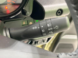 【オートライト】周りの明るさに応じて自動でヘッドライトの点灯・消灯ができる機能です!ライトの付け忘れ・消し忘れなどが無くなり、雨の日や夕方の走行も安心!トンネル通過時も便利ですね♪