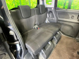 後部座席も気になるようなキズ・汚れやへたり等、大きなダメージはなく、良好な状態です。
