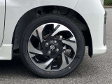純正ホイールを装着しております。車両に関してのご質問は、スタッフまでお気軽にお問合せ下さい!TEL:0439-88-6662