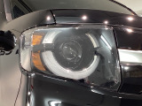 LEDヘッドライトは、点灯の瞬間から最大光量を発揮し、突然暗くなるトンネルなどでの安定感を高めます。