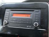 日産純正のCD一体のAM/FMラジオが付いています。ナビゲーション等の取り付けは御相談下さい。