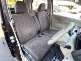 運転席シート廻りは使用感も少なく、良好な状態となっています。丁寧に使われていたことがよくわかりますね。