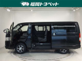 スライドドアは両側手動式です。