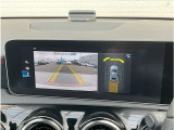 ■駐車するときにバックガイドモニターを見ながら安心して駐車できます!
