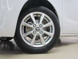 トヨタ純正アルミホイール付きです。