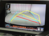 バックでの車庫入れはハンドルと連動したガイドラインが出る「バックガイドモニター」がサポートいたします。