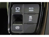 ECOモードはエアコンの利きなどを抑え、低燃費で走れるようサポートします。アクセル操作に対するレスポンスがゆるくなり、急発進や加速はしづらくなります。走行状況に応じてボタンで切替えることが出来ます。