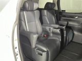 【2列目シート】現車の確認はお電話でも承っております。【セレナ/ヴォクシー/ノア/エスクァイア/ステップワゴン/デリカ/アルファード/ヴェルファイア/RAV4/NBOX/タント】