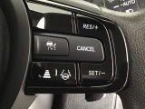 【アダプティブ・クルーズ・コントロール】予め設定した車速内でクルマが自動的に加減速。 前走車との適切な車間距離を維持しながら追従走行し、高速道路でのドライバーの疲労を軽減してくれる嬉しい機能付♪