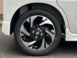 純正ホイールを装着しております。車両に関してのご質問は、スタッフまでお気軽にお問合せ下さい!TEL:0439-88-6662