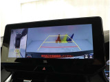☆パノラミックビューモニター付きです♪直接目視できないところも確認できるシースルービュー機能と、見通しの悪い場所からの発進をサポートするパノラミックビュー&ワイドフロントビュー機能があります。