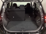 シートを倒せばラゲッジスペースも広々。BBQやゴルフなど様々な用途で活躍します。アクティブに動かれるお客様には強い味方です!