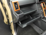 愛知ダイハツではお車をご購入頂いた後が本当のお付き合いのスタートだと思っています。 ですので定期点検や車検もお得なパックをご用意してお客様に頼りにされるダイハツディーラーを目指しています☆