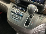 発進時から滑らかに加速する無段階変速のCVTはストップ&ゴーの多い街の中も快適です