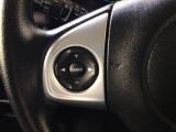 ステアリングリモコンは、運転中でも簡単に音量調整やチャンネル変更もできます!わき見運転防止にもつながるので安心です♪