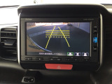 【バックカメラ】運転が苦手な方も車庫入れラクラクです!ギアをリバースに入れれば自動的に切り換わりますので、面倒な操作は不要です♪狭い駐車場もお車を傷つけず安心ですね!