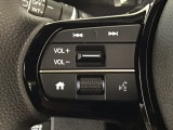 ステアリングリモコンは、運転中でも簡単に音量調整やチャンネル変更もできます!わき見運転防止にもつながるので安心です♪