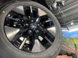 【純正16インチアルミホイール】外観にマッチした純正アルミホイールを装着しております。各種社外アルミホイールや、スタッドレスタイヤも取扱いしております。是非ご相談ください♪