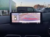 【バックモニター】後ろのカメラの映像をモニターに映し出すことができます!後方の見えない死角や、障害物との距離感をしっかり確認することができます!駐車が苦手な方におすすめです。