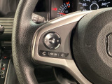 ステアリングにオーディオ操作スイッチが付いています。オーディオ画面に直接タッチしなくても操作が出来ますので、運転に集中できます。