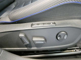 運転席は長時間座っても疲れにくい仕様になっております。