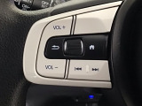 ステアリングリモコンは、運転中でも簡単に音量調整やチャンネル変更もできます!わき見運転防止にもつながるので安心です♪