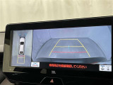 バックモニターも装備しております。バックギアに入れるとナビ画面に車の後方が映し出されます。これで後方確認も安心!