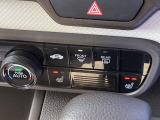 運転席/助手席シートヒーターで寒い日もすぐに温かくなり快適に過ごせます。2段階の温度調整が可能です