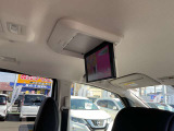 後席モニターついてます