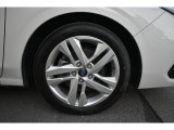 純正17インチアルミホイル/タイヤサイズは205/50R17です