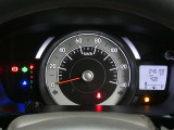 各操作スイッチは使いやすい位置に配置され、とっても見やすいメーターです。夜間時はラグジュアリーな気分にさせてくれる照明が魅力ですので、夜のドライブも楽しみになりますよ♪