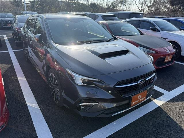 レヴォーグ1.8 STI スポーツ 4WD禁煙車 STI専用赤黒革シート