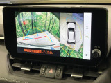 【パノラミックビューモニター】専用のカメラにより、上から見下ろしたような視点で360度クルマの周囲を確認することができます☆死角部分も確認しやすく、狭い場所での切り返しや駐車もスムーズに行えます。