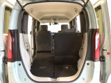 様々なパターンにアレンジができるラゲッジスペース♪お荷物の大きさや量・状況に合わせてアレンジできますので、とっても使い勝手良好ですよ♪タップリ積んで、楽しいお出かけを♪