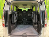 普段のお買い物や通勤、送迎等に十分な荷室スペースを確保しております。セカンドシートを倒すと、大きな荷物の積載も可能です♪