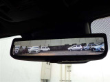 デジタルインナーミラーが装着されています。後部座席や荷室を気にせずに後方の視界が映し出される快適装備です!