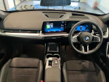 BMWの操作パネルは使いやすさを追求し日常生活で必要なボタン&スイッチを使えるようにした構造となっております。購入時から沢山触って体感してください。