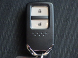 ★スマートキー★ キーを携帯しているだけでカギの開け閉めからエンジン始動までできるスマートキー!キーを取り出す必要がないので楽チンです☆