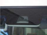 運転する人も、そうでない人も、家族みんなが安心して、自由にお出かけできる生活をサポートする先進機能。