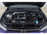 1.0L eTSIエンジン:ガソリンエンジンならではの走りはそのままに、スムーズな加速、高い静粛性、低燃費などハイブリッドの良さを組み合わせたマイルドハイブリッド。