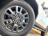 【純正18インチアルミホイール】外観にマッチした純正アルミホイールを装着しております。各種社外アルミホイールや、スタッドレスタイヤも取扱いしております。是非ご相談ください♪