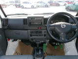 操作しやすい運転席廻り!操作パネルも使いやすい!!ドライブが楽しくなります!