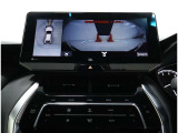 パノラミックビューモニター装備!トップビュー&フロントビュー・車両に取り付けたフロント、サイド、バックカメラの映像を合成して画面上に表示させることで、低速時の運転を補助する装置です。