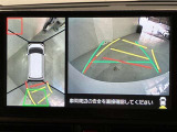 パノラミックビューモニター付きです。車両を上から見たような映像をディスプレイオーディオ画面に表示。運転席からの目視だけでは見にくい、車両周辺の状況をリアルタイムでしっかり確認できます。