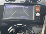 バックカメラ付きですので、車庫入れも安心して出来ます。