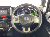【ステアリング】軽い力で扱いやすいハンドルです。目立つ傷やスレなどなく綺麗な状態です!「プレミアム抗菌コートG」をいれていただくとさらに快適に!清潔なお車はお子様にも安心ですね!