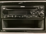 純正CDチューナーにはAUX入力端子がついてますので外部入力から音楽などを楽しめます。その下には1DIN分の小物入れがついています。CDケースなどを入れるのに便利です。