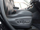 パワーシート搭載。微妙な調整が手軽にでき、ピッタリなポジションで運転することが可能です。