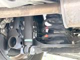 お車を安心してお乗りいただく為には、足回りの定期点検が欠かせません。サービスサポート(有償保証)では無料点検もご提供しており、安心のカーライフをお過ごしいただけるサポート体制が整っています。