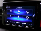 CD、DVD、Bluetooth、AM、FM、スマートフォン接続ができます。
